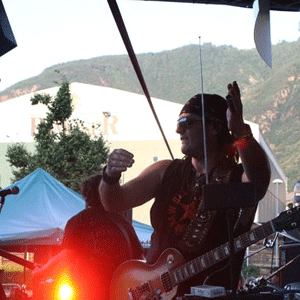 Laslo Gottardi and his Zep Theremin